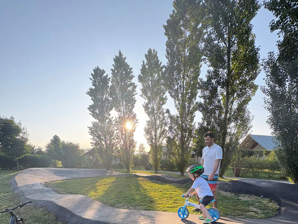 kolpa-resort-glaming-pumptrack-view