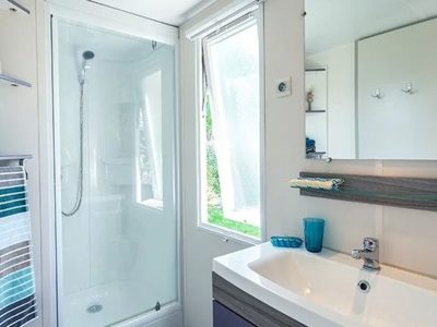 campsite-klenovica-comfort-interior-bathroom
