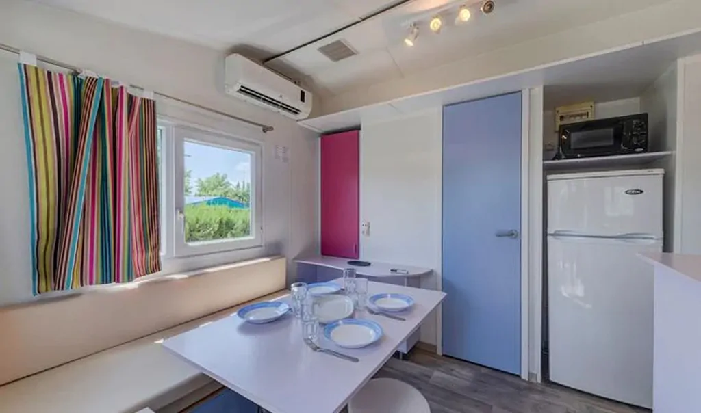 campsite-simuni-classic-interior-living-room
