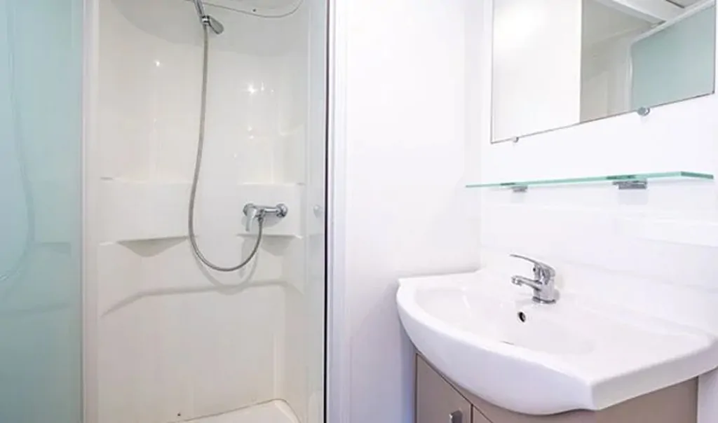 campsite-simuni-classic-plus-interior-bathroom