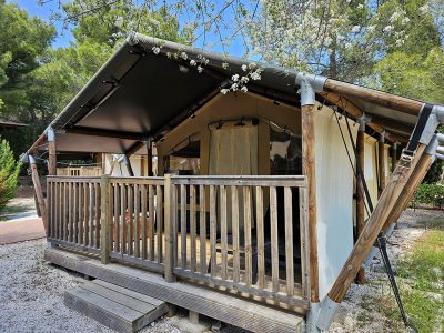 amadria-park-trogir-glamping-kalahari-kitchen-overview