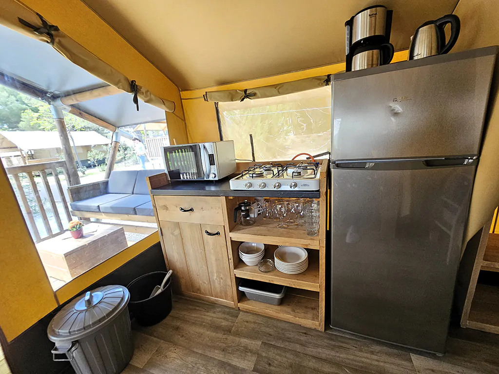 amadria-park-trogir-glamping-kalahari-kitchen