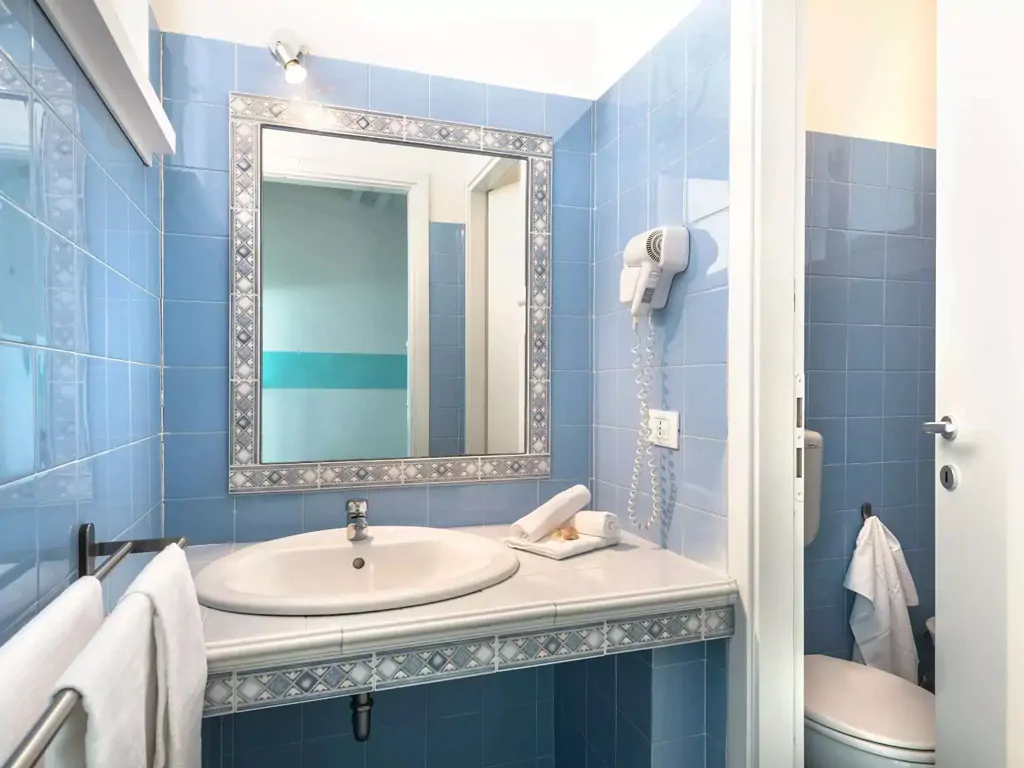 apartment-mini-villaggio-san-francesco-interior-bathroom