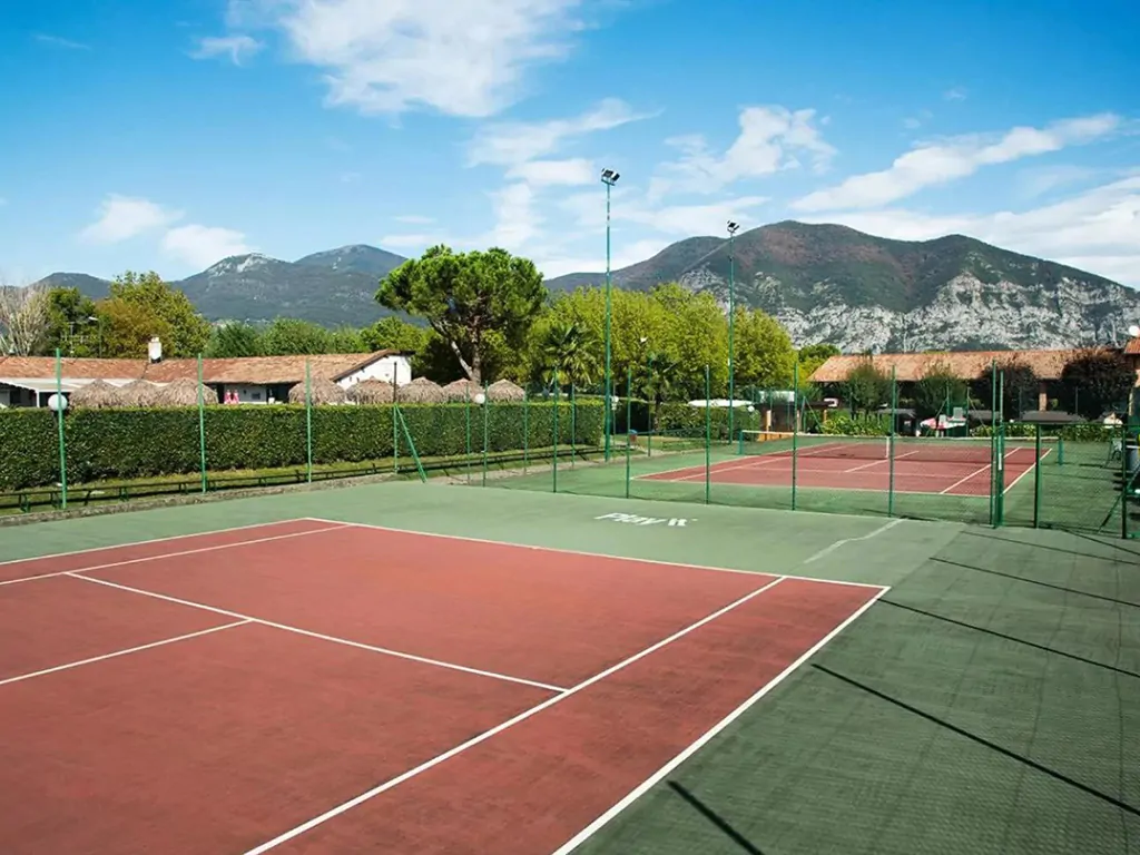 camping-del-sole-outdoor-activities-tennis
