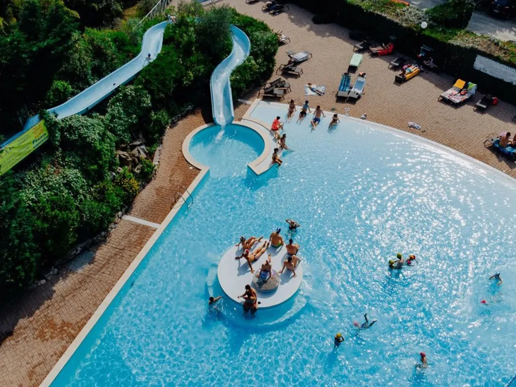 camping-del-sole-outdoor-pool-slide