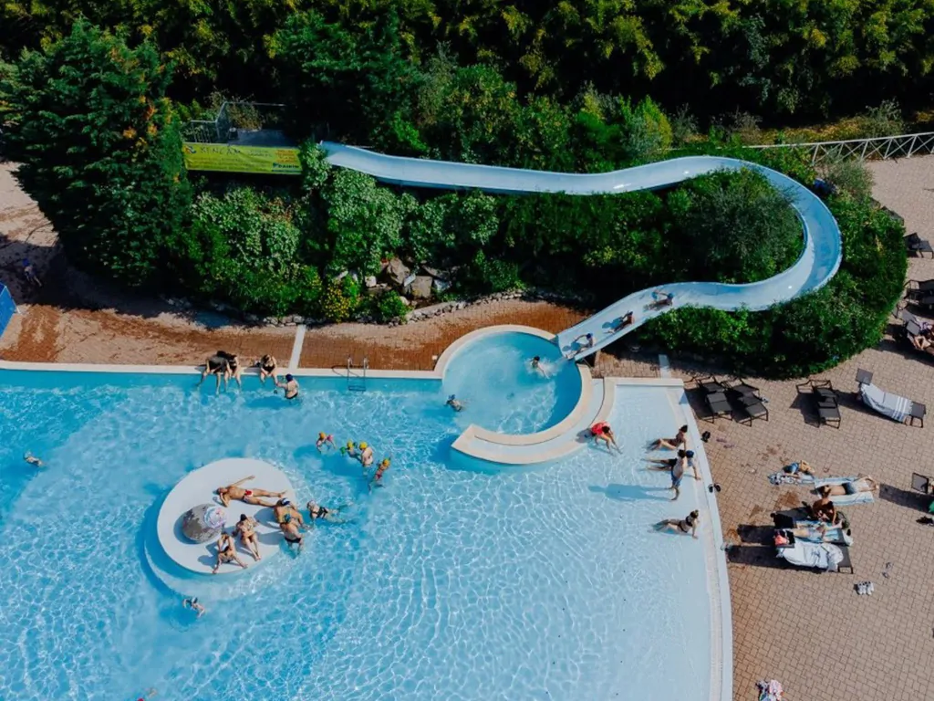 camping-del-sole-outdoor-pool-slides