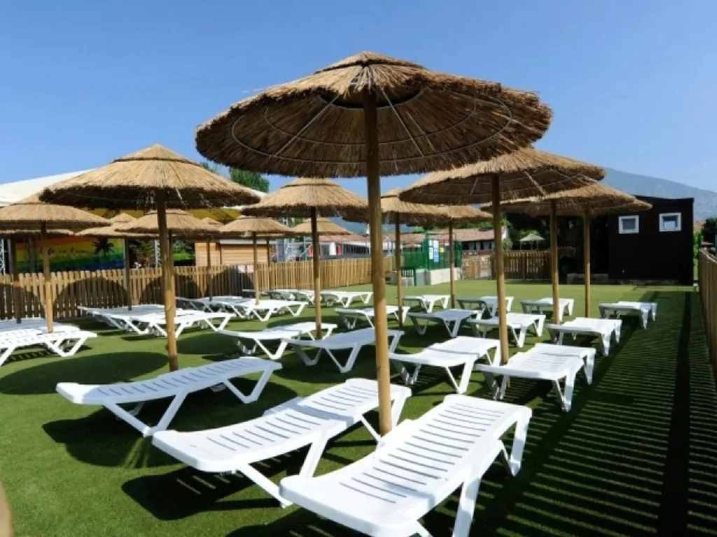 camping-del-sole-sunbeds