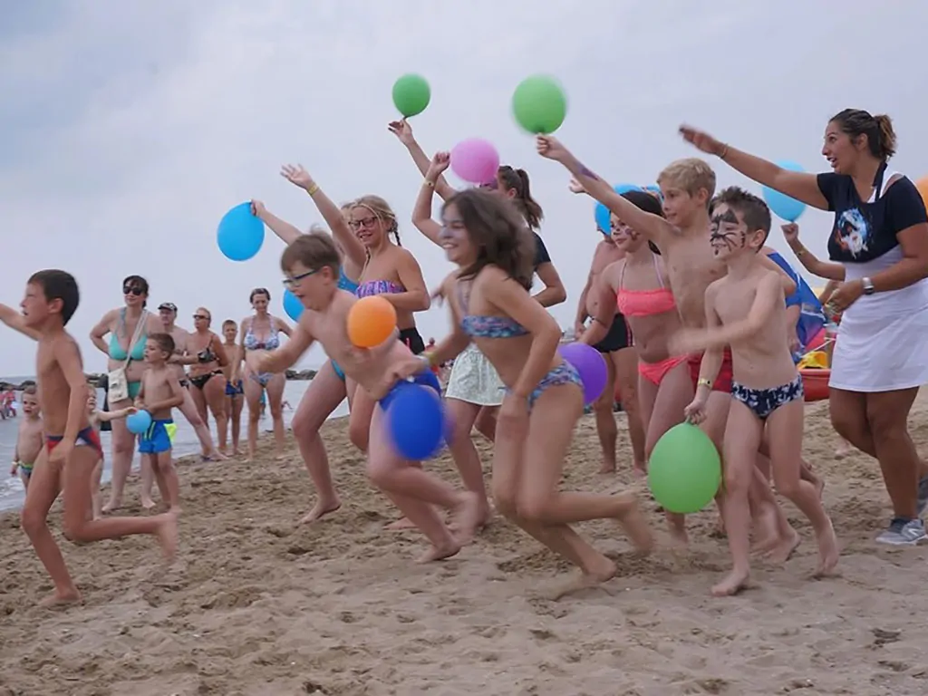 camping-malibu-beach-kids-animation