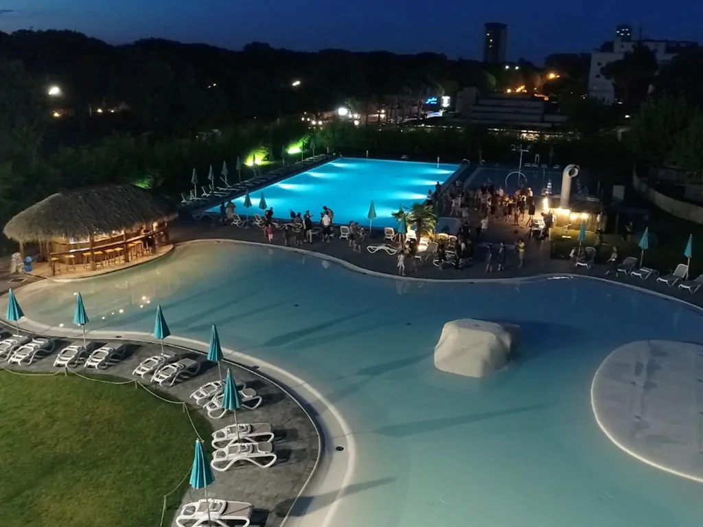 camping-malibu-beach-outdoor-pool-by-night