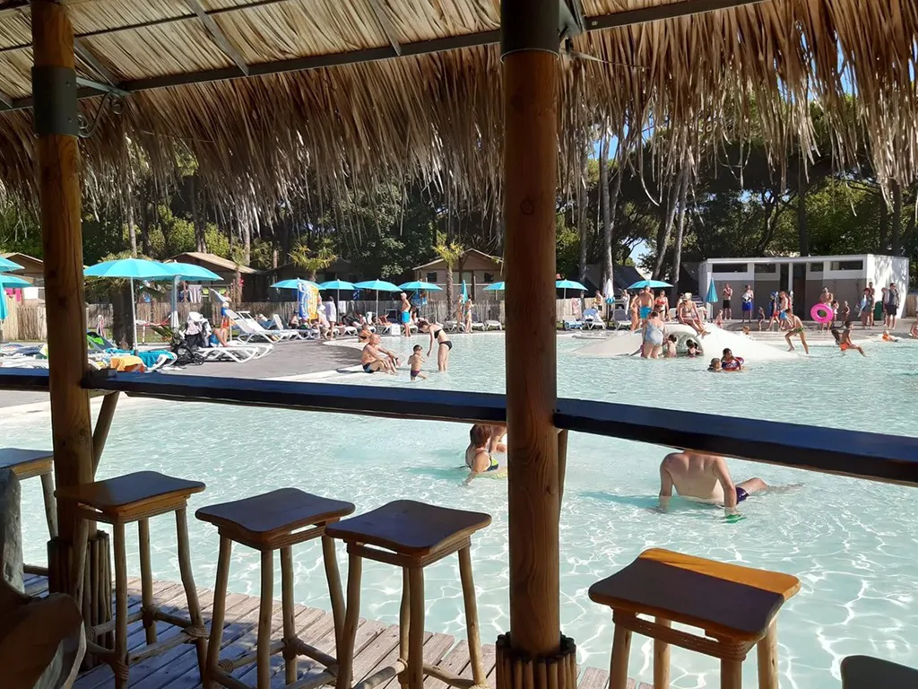 camping-malibu-beach-outdoor-pool-i