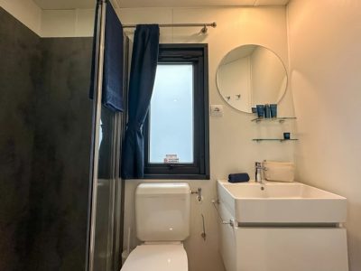 camping-malibu-mobile-home-interior-bathroom-i