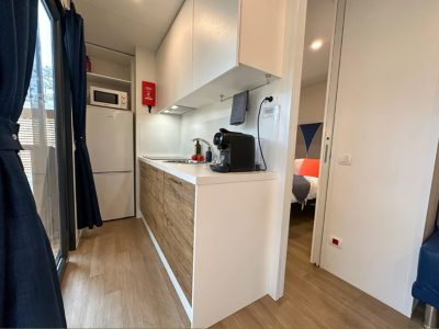 camping-malibu-mobile-home-interior-kitchen