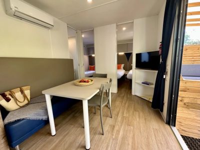 campsite-pra-delle-torri-estivo-premium-plus-interior-living-room-2