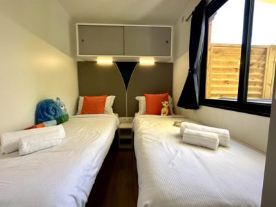 campsite-pra-delle-torri-estivo-premium-plus-interior-single-beds-2