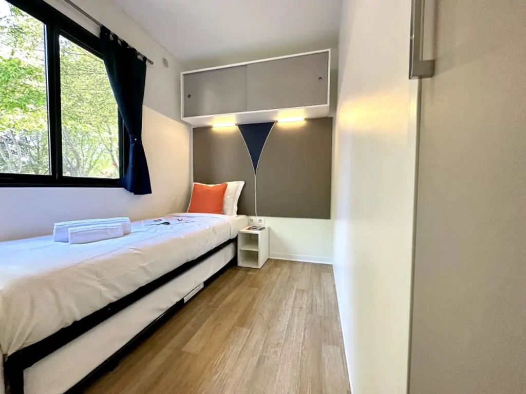 campsite-pra-delle-torri-estivo-premium-plus-interior-single-beds-ii-2