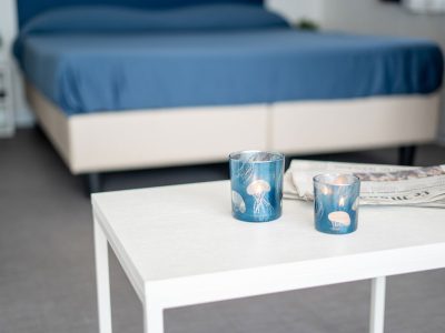 centro-vacanze-villaggio-san-francesco-mobile-home-lodge-deluxe-suite-sea-view-interior-bedroom-details