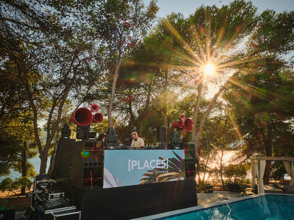 hvar-places-hotel-dj-set