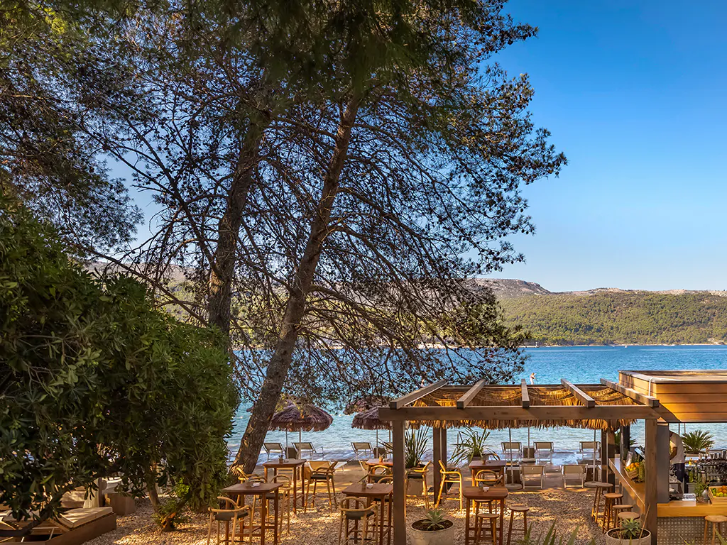 hvar-villas-resort-beach-bar-cocktails