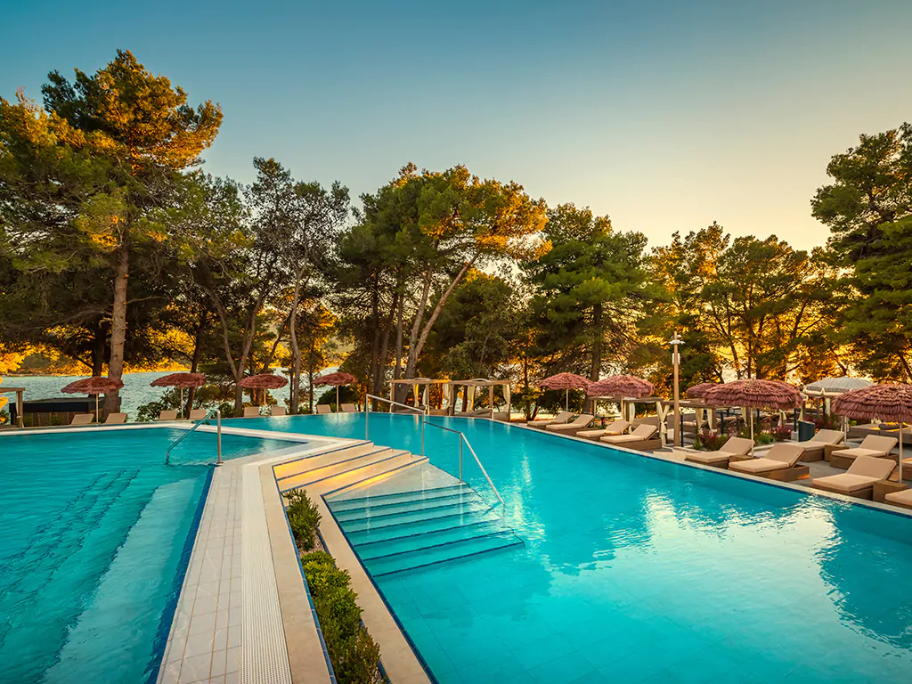 hvar-villas-resort-outdoor-pool-i