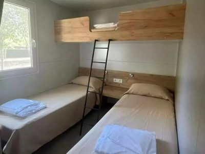 mobile-home-comfort-pet-villaggio-san-francesco-interior-bunk-bed