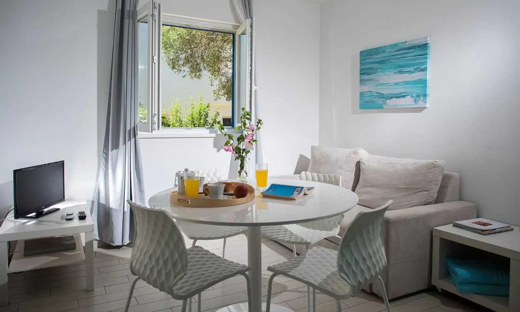 port-9-residence-apartmant-vinea-living-room