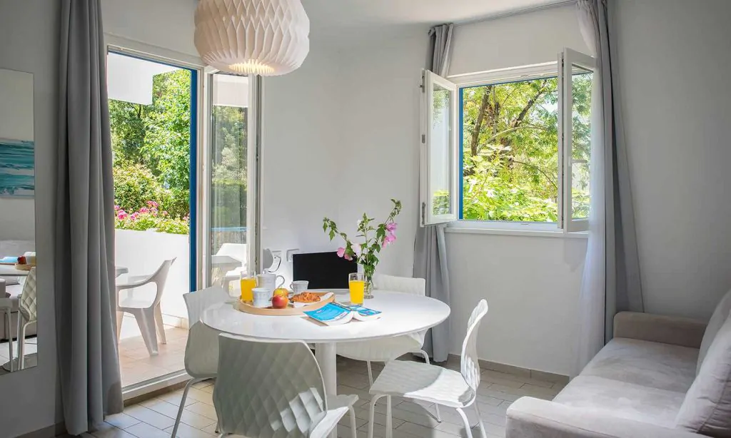 port-9-residence-apartmant-vinea-living-room-terrace