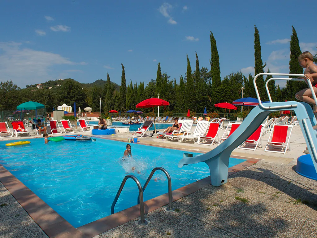 camping-cera-una-volta-exterior-childrens-pool