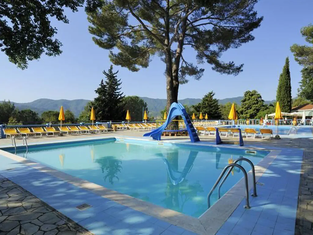 camping-cera-una-volta-exterior-kids-pool