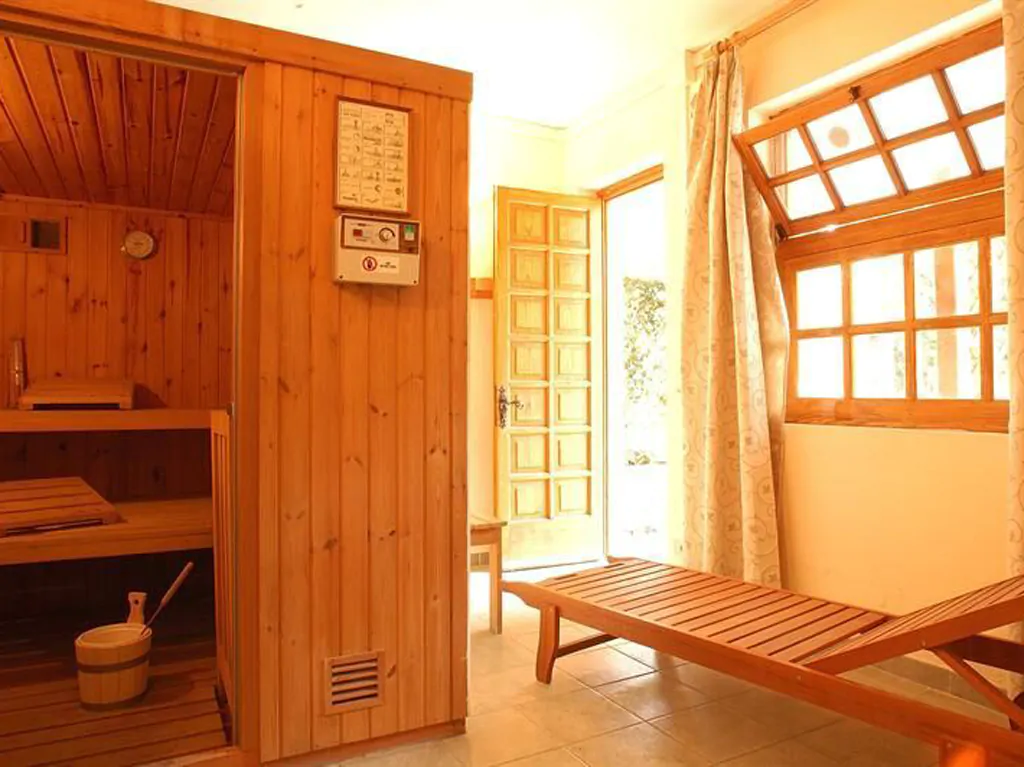camping-cera-una-volta-interior-finnish-sauna