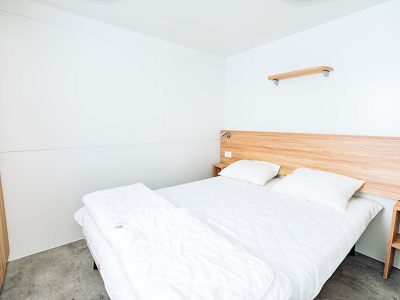 camping-bijela-uvala-mobile-home-premium-a-interior-bedroom-2