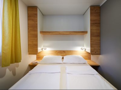 camping-mon-perin-mobile-home-premium-la-interior-bedroom-double-bed