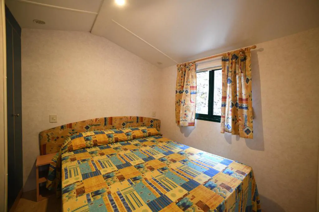 camping-c-era-una-volta-standard-interior-double-bed