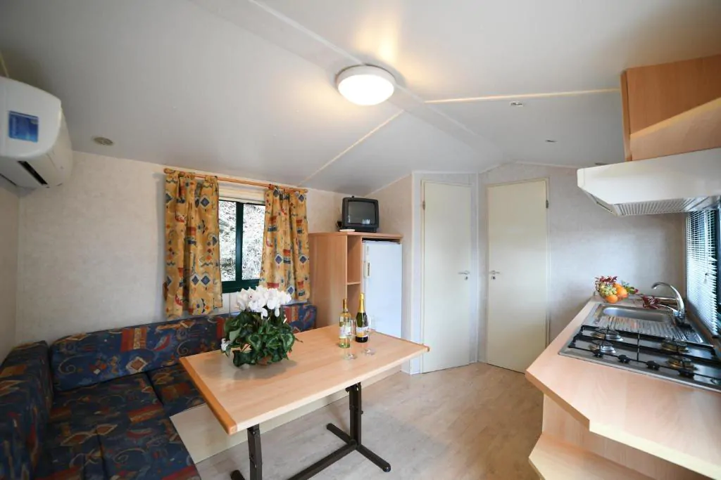 camping-c-era-una-volta-standard-interior-living-room