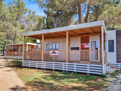 campsite-valkanela-mobile-home-luxury-exterior