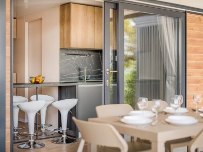 elements-camping-selce-superior-olive-sea-view-interior-kitchen-view