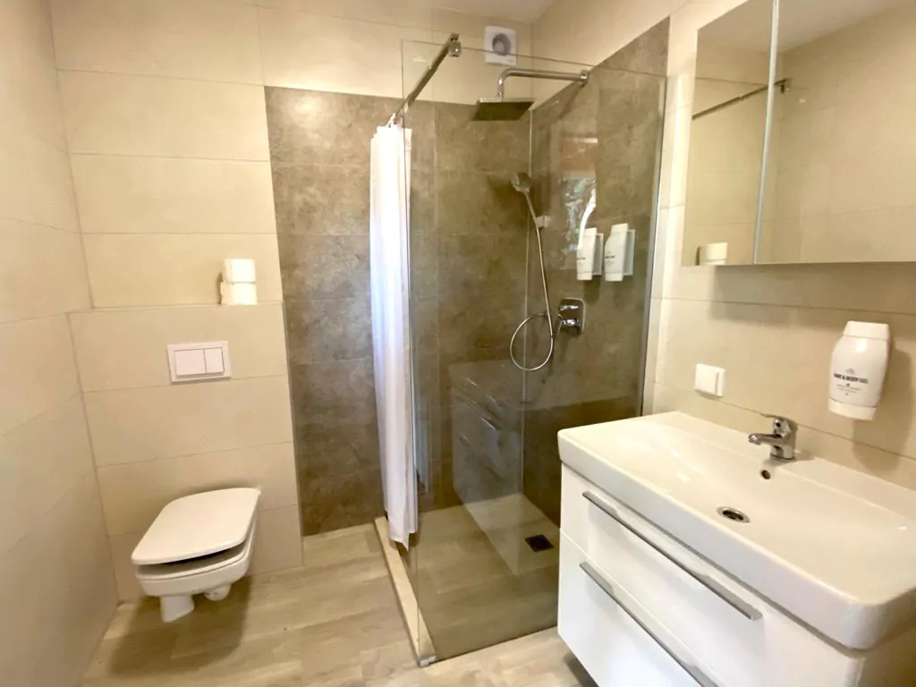 elements-selce-studio-mobile-home-for-5-interior-bathroom