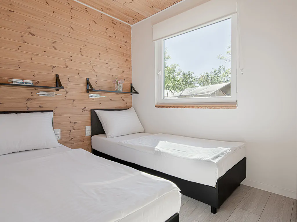 elements-selce-studio-mobile-home-for-5-interior-bedroom-single-beds