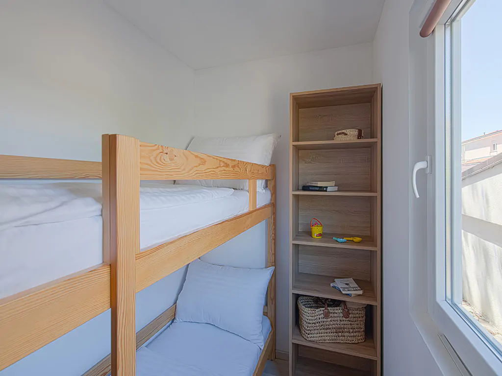 elements-selce-studio-mobile-home-for-7-interior-bedroom-bunk-bed