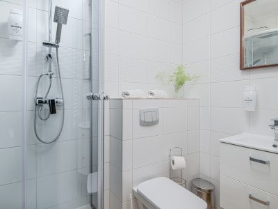 elements-selce-studio-mobile-home-for-4-interor-bathroom