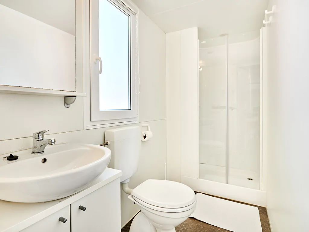 mobile-home-classic-a-interior-bathroom