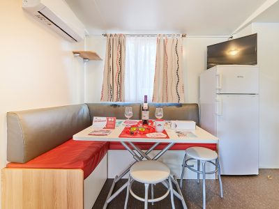 mobile-home-classic-a-interior-living-room-kitchen