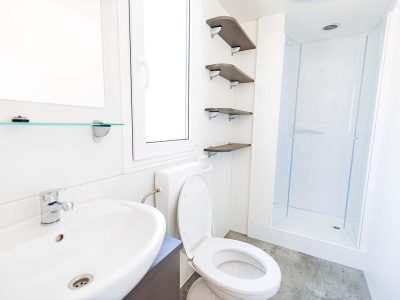 mobile-home-premium-a-interior-bathroom-2