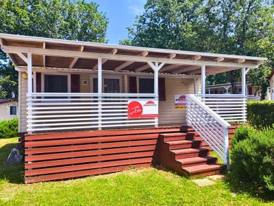 camping-park-umag-mobile-home-classic-f-exterior-frontview-stairs