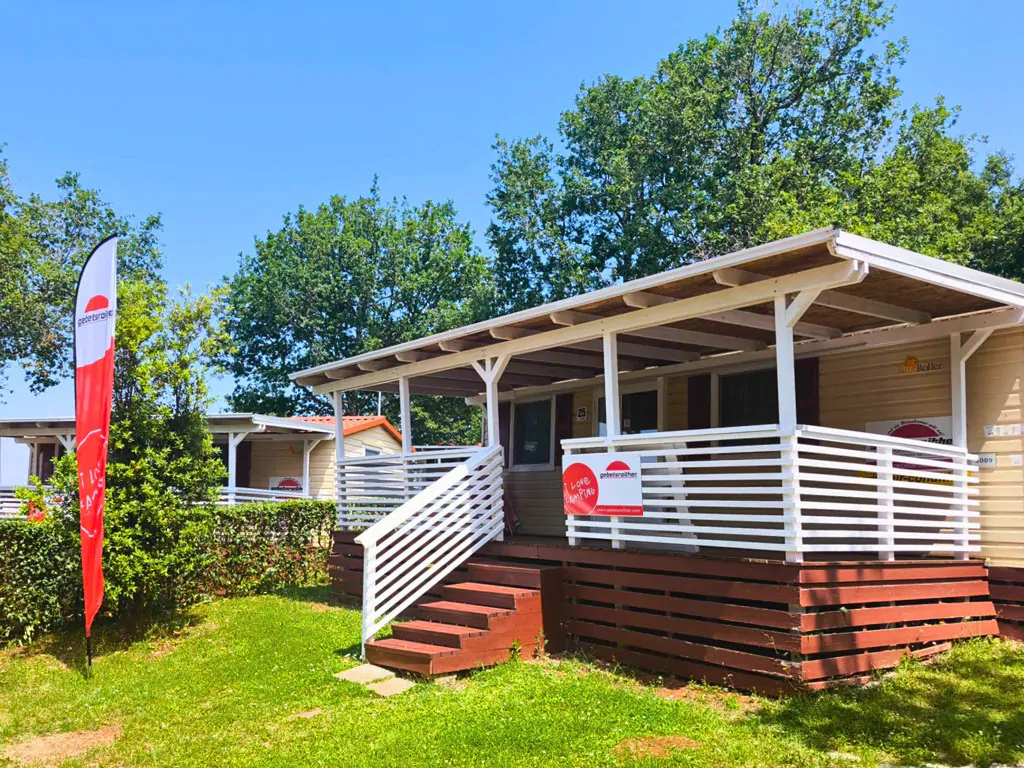 camping-park-umag-mobile-home-classic-f-exterior-sideview