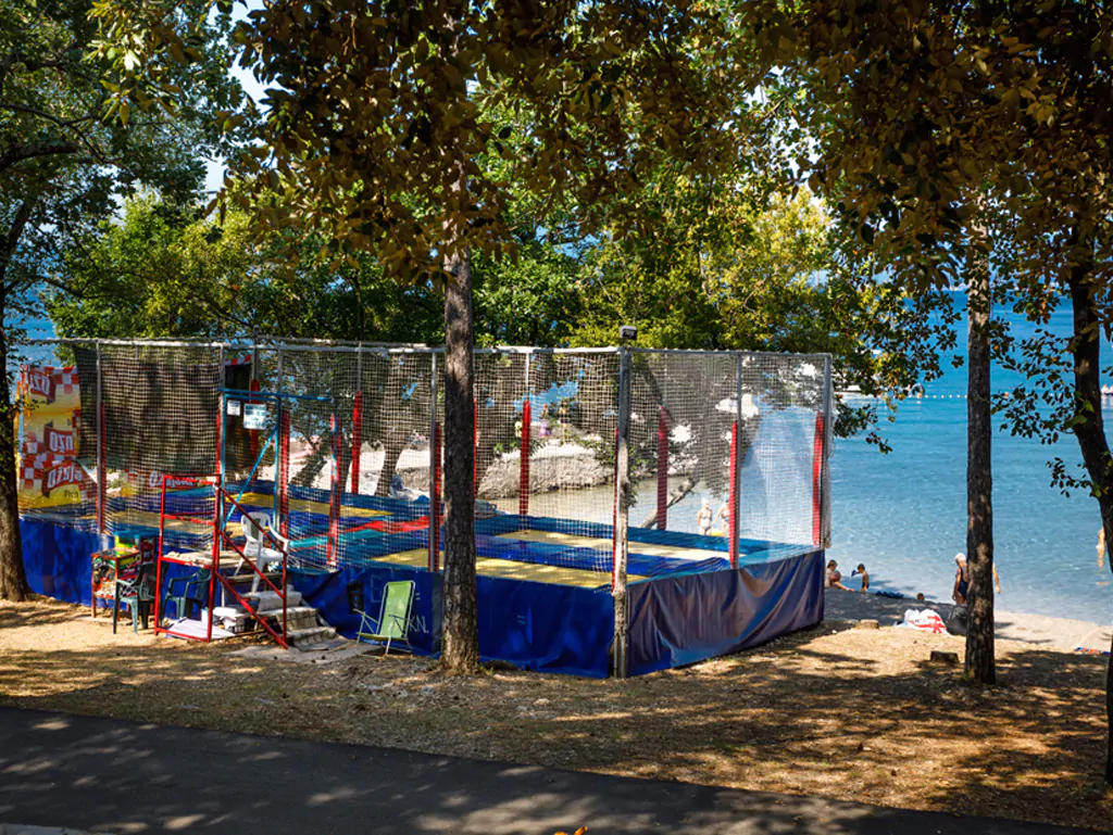 campsite-ostro-exterior-trampoline