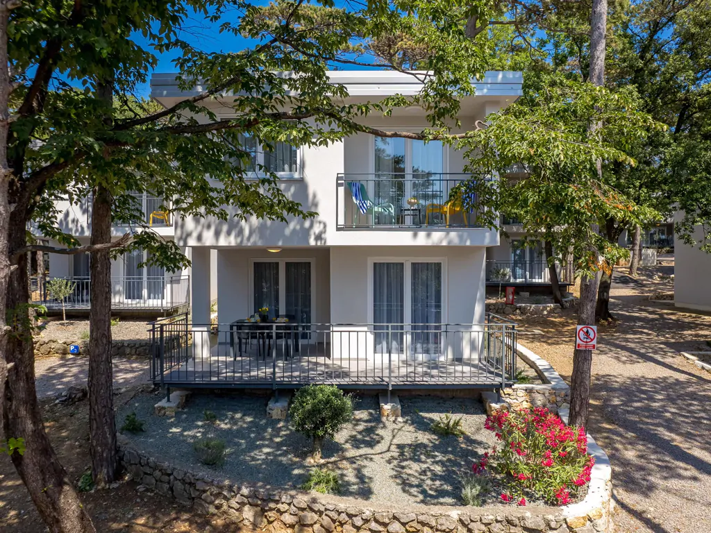 holiday-homes-campiste-ostro-exterior-front-view-2