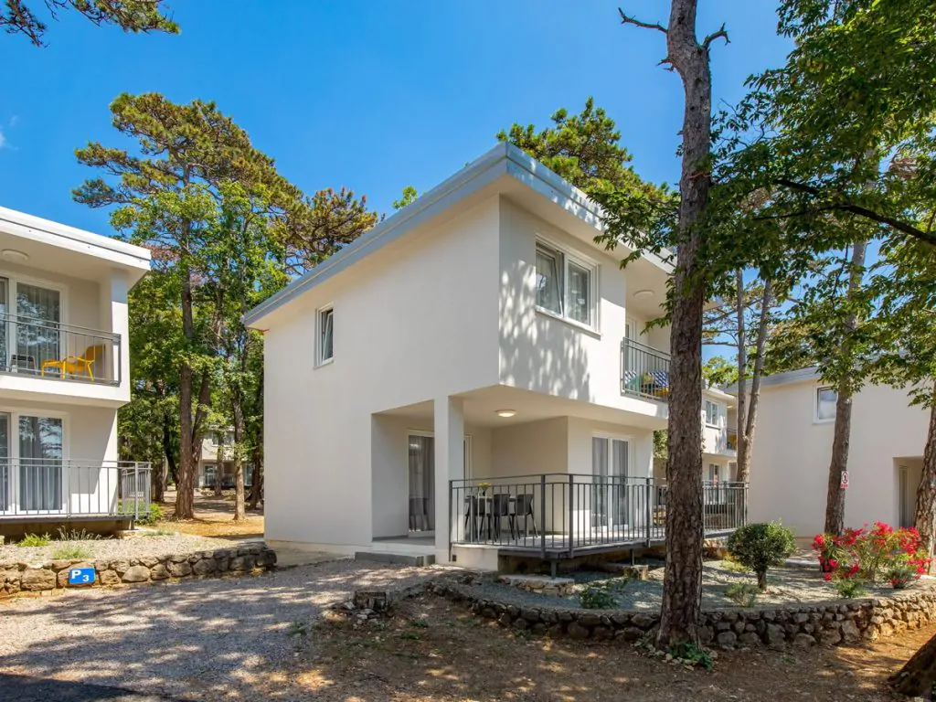 holiday-homes-campiste-ostro-exterior-side-view-2
