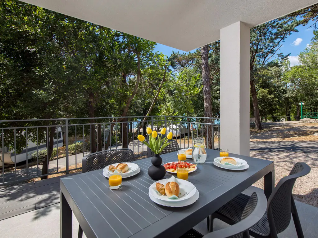 holiday-homes-campiste-ostro-exterior-terrace-back-2