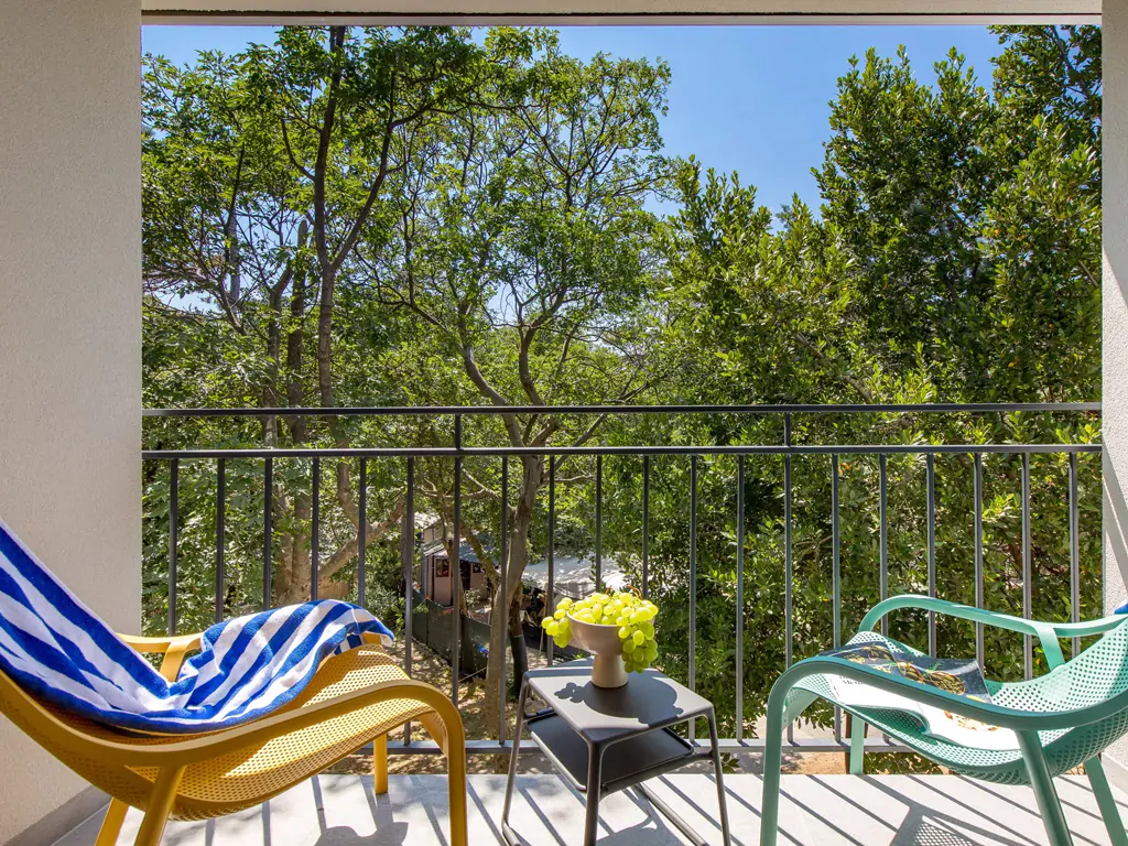 holiday-homes-campiste-ostro-interior-balcony-2