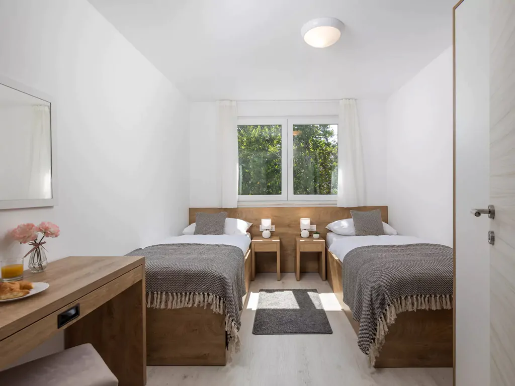 holiday-homes-campiste-ostro-interior-single-beds-2